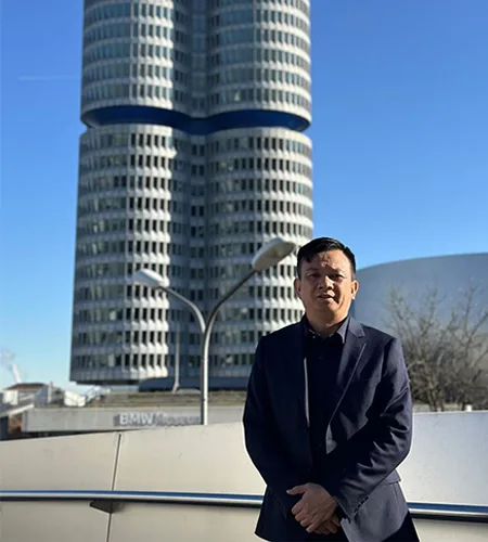 CEO Steven Hwang