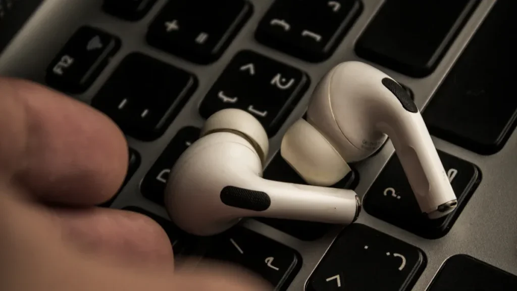 AirPods controls