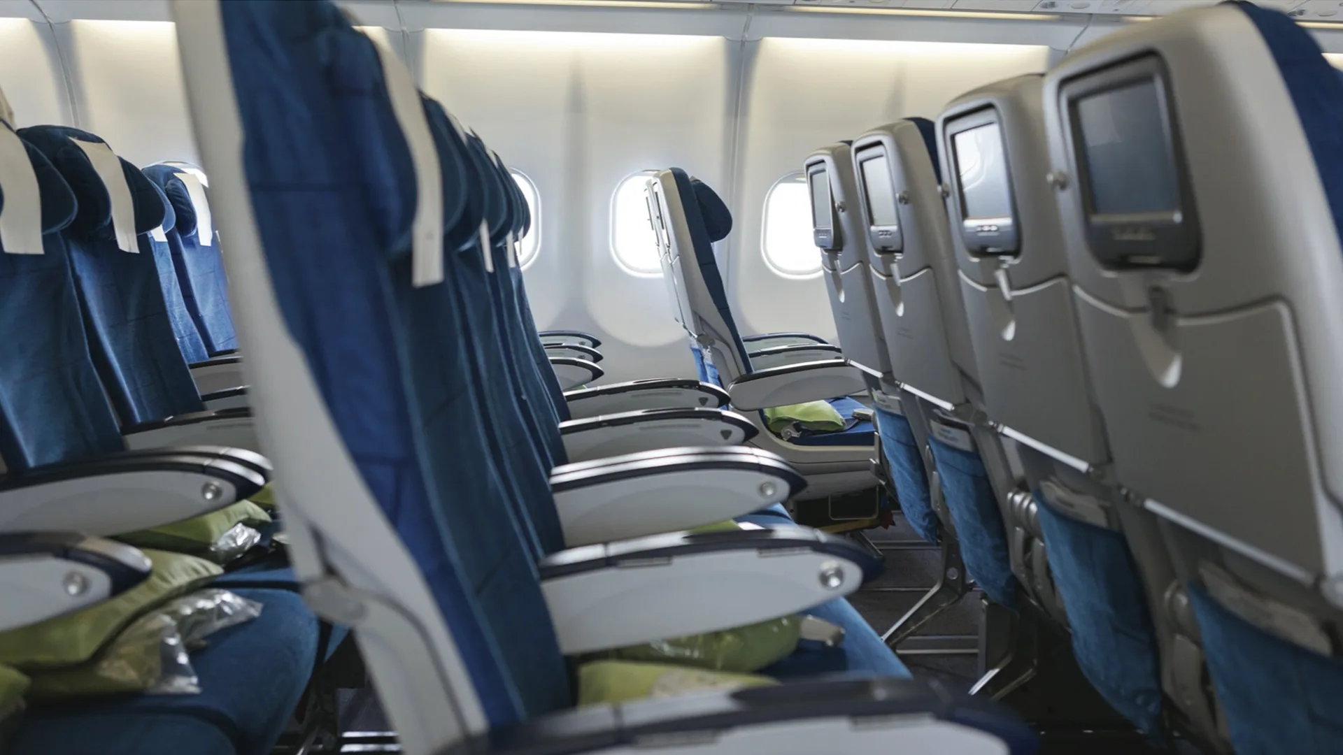 Do airplanes have seat belt sensors